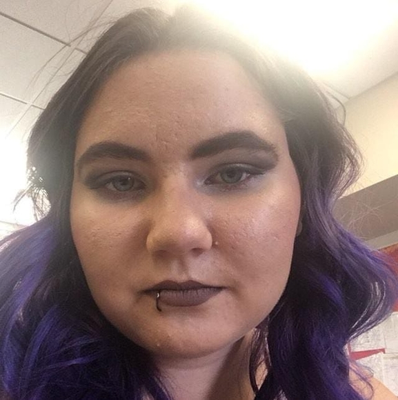 Profile Picture of Mikaela Morgan (@mikaela_morgan) on Poshmark