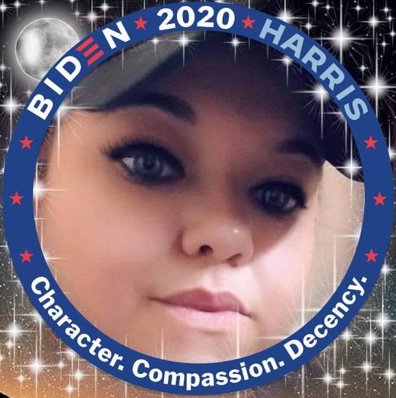 Profile Picture of Kasey Reid (@kasey_reid) on Poshmark
