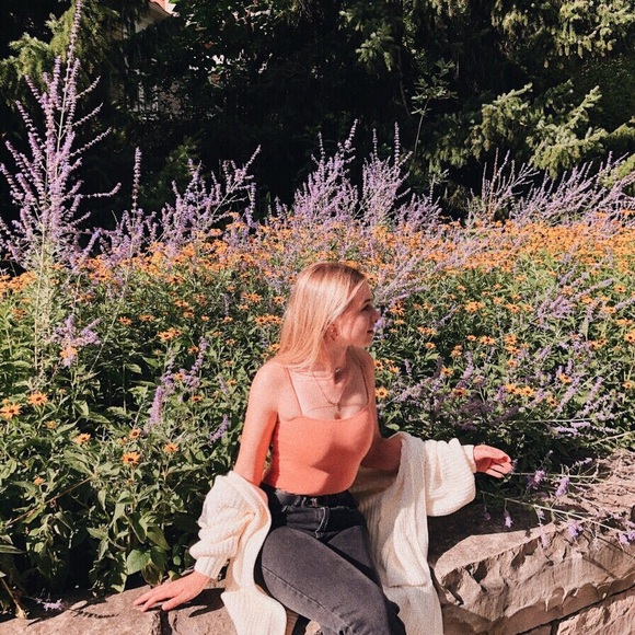 Profile Picture of Leah Hergott (@leahhergott) on Poshmark