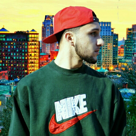 Profile Picture of Chris Medeiros (@christography) on Poshmark