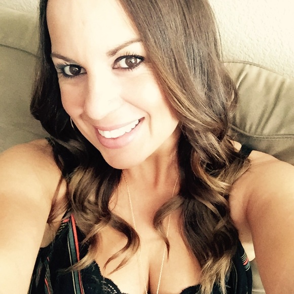 Profile Picture of Erika Boyce (@elbshoes) on Poshmark