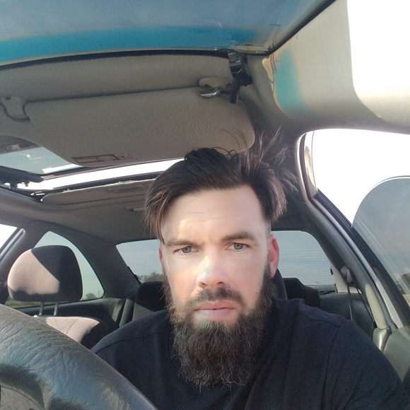 Profile Picture of David Hillpot (@davidhillpot) on Poshmark