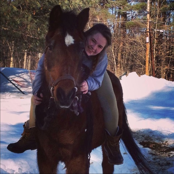 Profile Picture of Andraya Stevens (@andrayas) on Poshmark