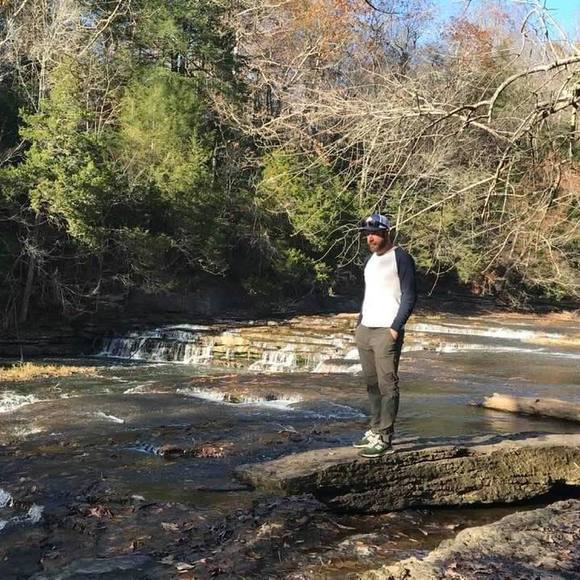 Profile Picture of Eric Reardon (@ericreardon) on Poshmark