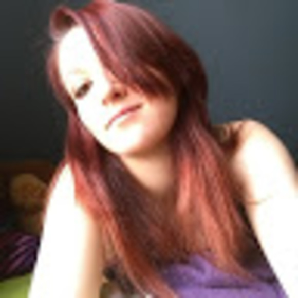 Profile Picture of Samantha Roberge (@asunayukiyui) on Poshmark