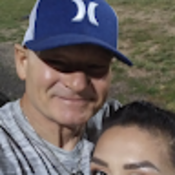 Profile Picture of Kenneth Markwardt (@prodenterk7) on Poshmark