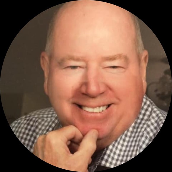 Profile Picture of Tommy Maxwell (@tomredoak) on Poshmark