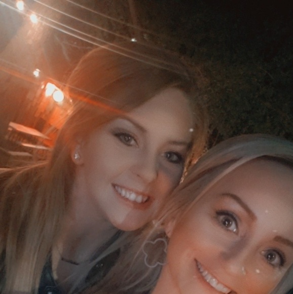 Profile Picture of Haley Waters (@haleywaters91) on Poshmark