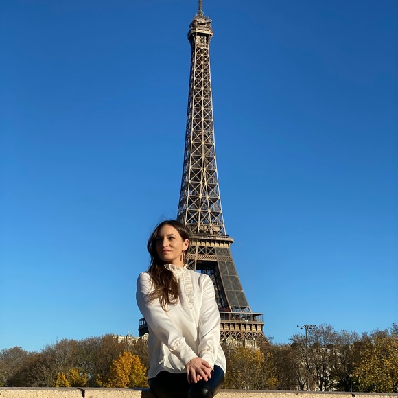 Profile Picture of Daniela Rubio (@danielamg11) on Poshmark