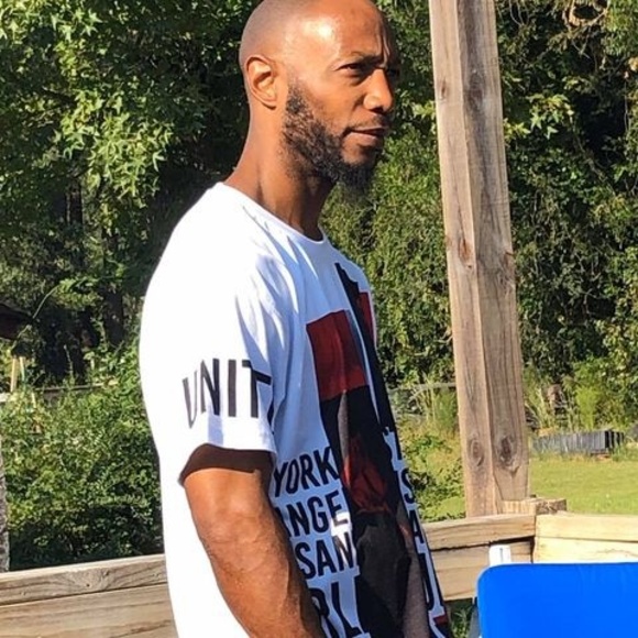 Profile Picture of Detron Hand (@detron_hand) on Poshmark