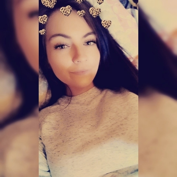 Profile Picture of Cheyenne Lockler (@cheyennejax) on Poshmark