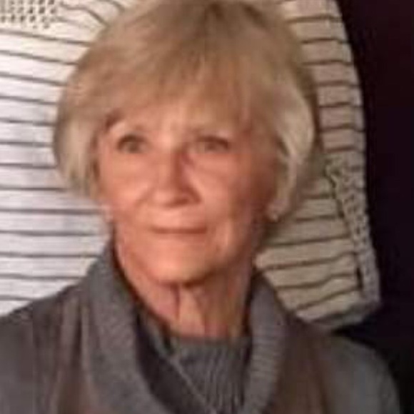 Profile Picture of Ardy Tamburro (@ardytamburro) on Poshmark