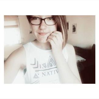 Profile Picture of Larissa Schneider (@LarryOfficiall_) on Twitter