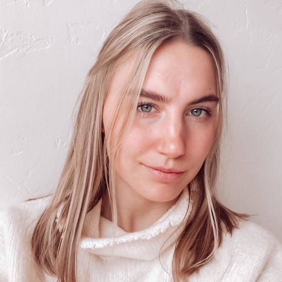 Profile Picture of Nina Groos (@groosnina) on Poshmark