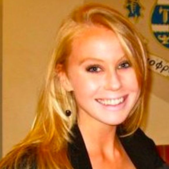 Profile Picture of Pia Hauch (@phauch) on Poshmark