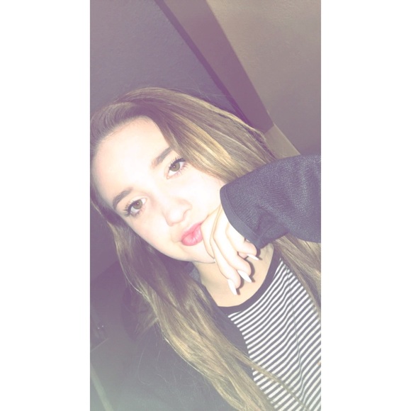 Profile Picture of Hannah Bramucci (@hannahbramucci) on Poshmark