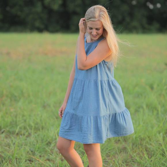 Profile Picture of Allie Johnson (@alliej_5) on Poshmark