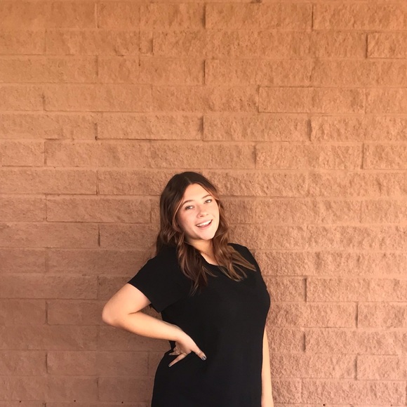 Profile Picture of Leoma Page (@leomapage) on Poshmark