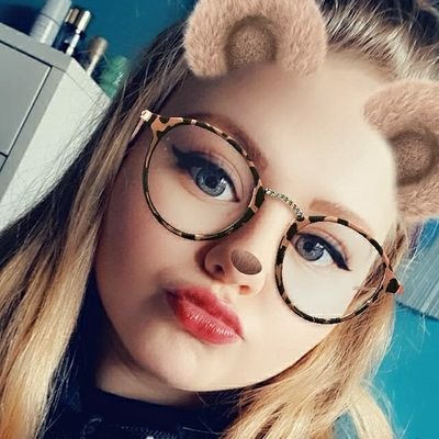 Profile Picture of Laura Askins (@Laura_Amy1480) on Twitter
