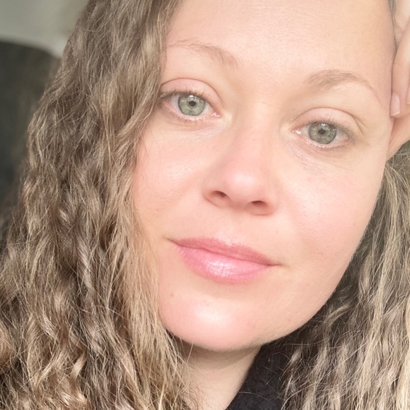 Profile Picture of Kristin Jannetta (@krisjo11) on Poshmark