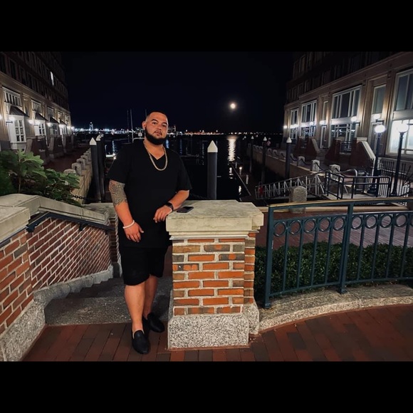 Profile Picture of Steven Silvera (@stevensilvera) on Poshmark