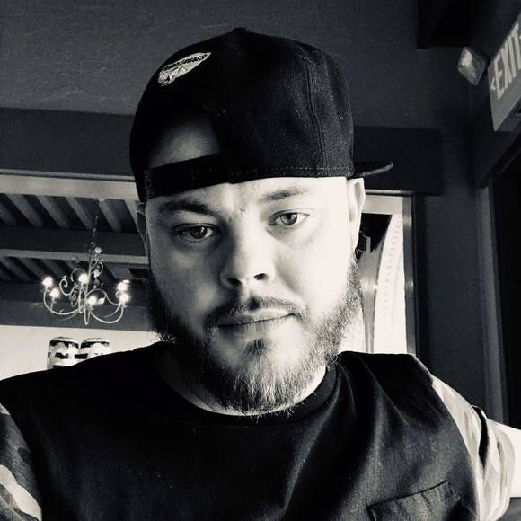 Profile Picture of Justin Mowdy (@jmowdy510) on Poshmark