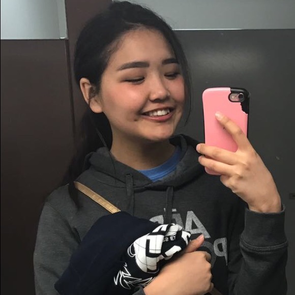 Profile Picture of Aigul Saparova (@saparovvaa) on Poshmark