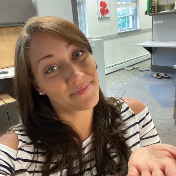 Sheree Galek - Poshmark Profile Picture of Sheree Galek (@sg1004829) on Poshmark