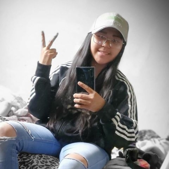 Profile Picture of Erin Lukey (@krayziegirl05) on Poshmark