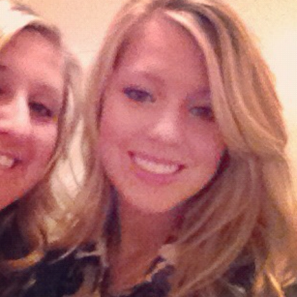 Profile Picture of Kelsey Stapelman (@stapelm2) on Poshmark