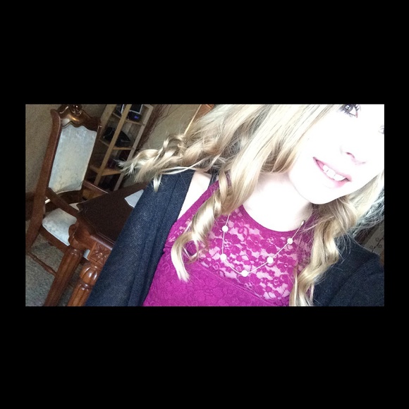 Hannah Storlie - Poshmark Profile Picture of Hannah Storlie (@hannahstorlie) on Poshmark