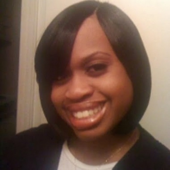 Profile Picture of Joya Davis (@joyad81) on Poshmark