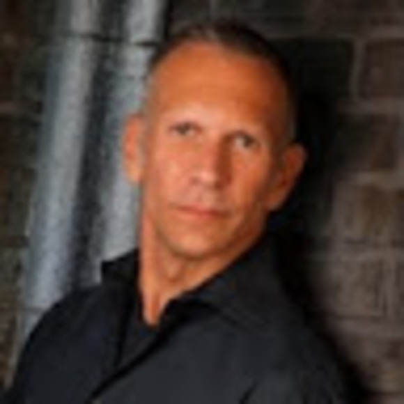 Profile Picture of Jeff Pluth (@jeffpluth) on Poshmark