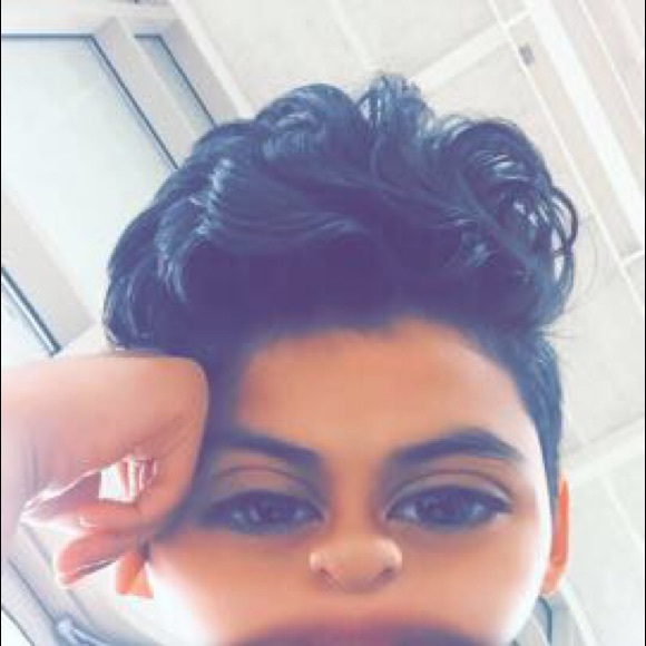 Profile Picture of Alex Perdomo (@alexperdomoumte) on Poshmark