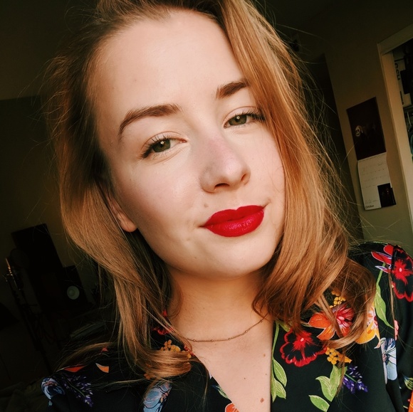 Profile Picture of Anne Reburn (@annereburn) on Poshmark