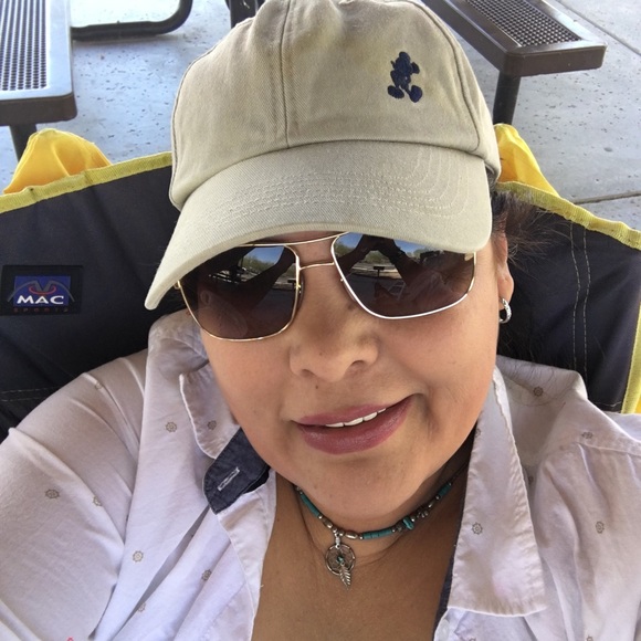 Profile Picture of Luz Obeso (@damary74) on Poshmark