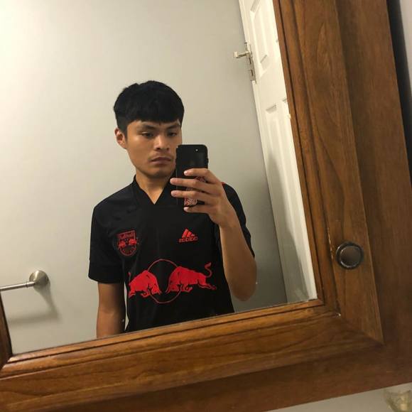 Profile Picture of Bryan Felix (@bryanf0303) on Poshmark
