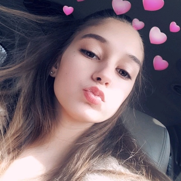 Iyannah Maruna - Poshmark Profile Picture of Iyannah Maruna (@iyannahmaruna) on Poshmark