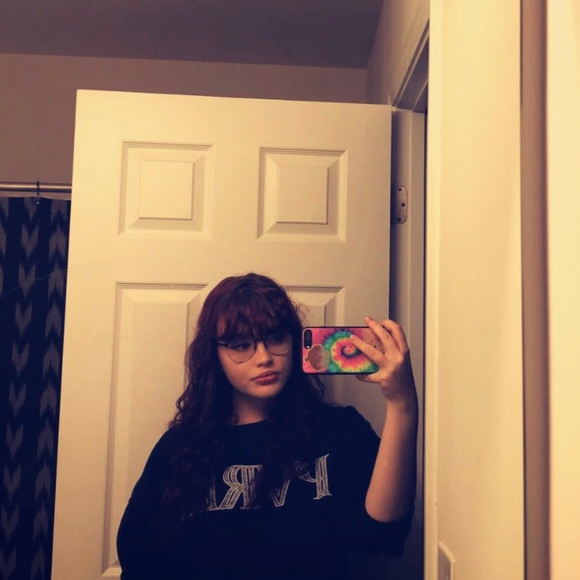 Isabella Rădulescu - Poshmark Profile Picture of Isabella Rădulescu (@isabradd) on Poshmark