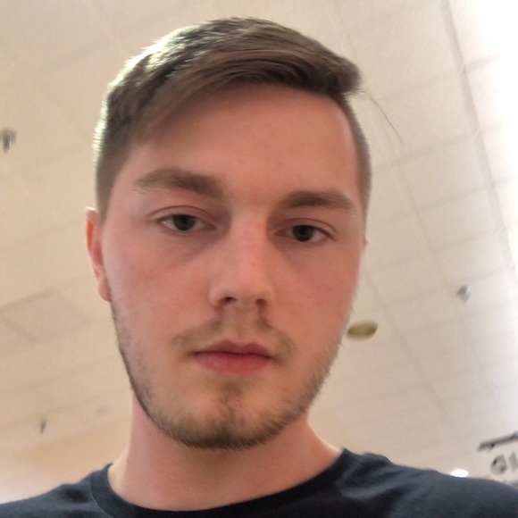 Profile Picture of Nick Cellucci (@nickcellucci98) on Poshmark