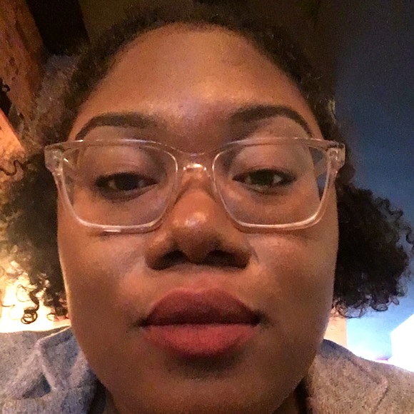 Profile Picture of Ashley Asquith (@ashes0829) on Poshmark