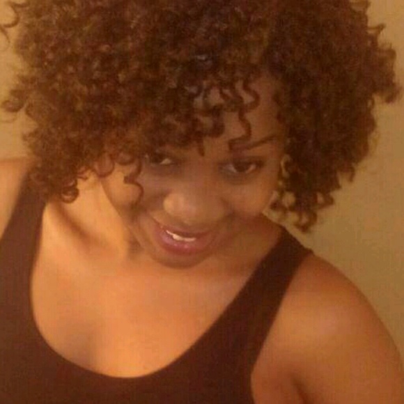 Profile Picture of Jesulaine Lanneau (@jesulaine) on Poshmark