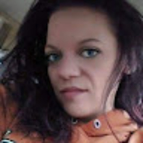 Profile Picture of Jessica Parsons (@parsonsj1002) on Poshmark