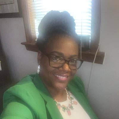 Profile Picture of Cheryl Powell (@Fir3tlady71) on Twitter