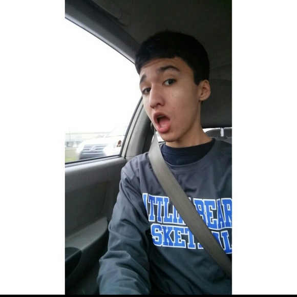 Profile Picture of Alejandro Moreno (@alejandromoreno) on Poshmark