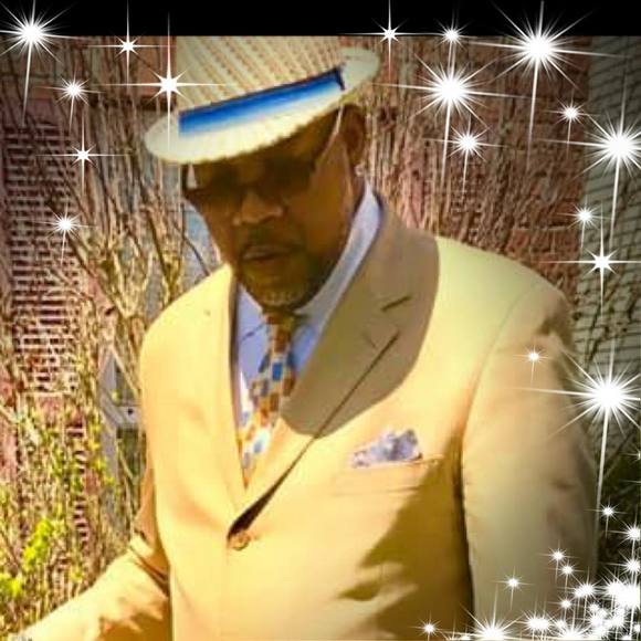 Profile Picture of Mark Riggs (@markriggs) on Poshmark