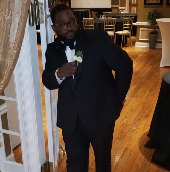 Profile Picture of Chad Milliner (@chuckthagod81) on Poshmark