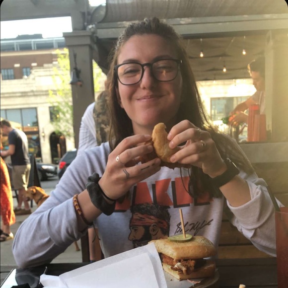 Profile Picture of Lauryn Grcic (@grciclm) on Poshmark