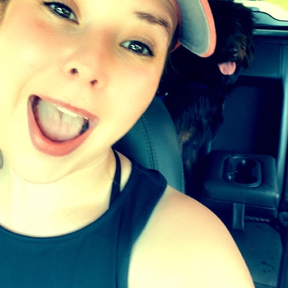 Profile Picture of Marissa Suzanne (@mguthrie88) on Poshmark