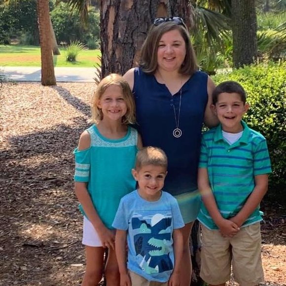 Profile Picture of Nancy Leedy (@nancyleedy) on Poshmark